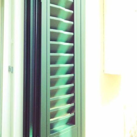 Apt Bright, Quiet! In The Center. Florence Luaran gambar