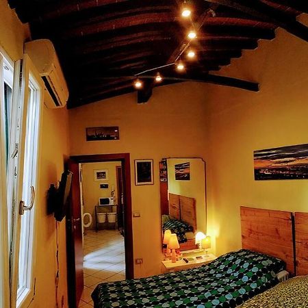 Apt Bright, Quiet! In The Center. Florence Luaran gambar