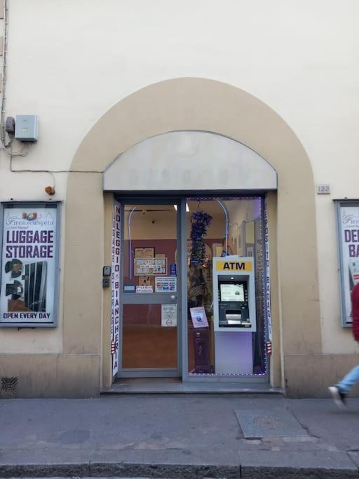 Apt Bright, Quiet! In The Center. Florence Luaran gambar